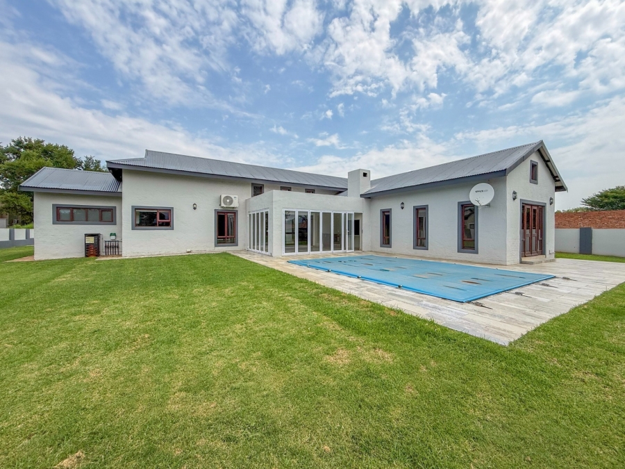 4 Bedroom Property for Sale in The Islands Estates North West